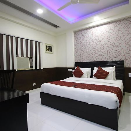 Hotel Hill Palace -Near Karol Bagh Metro Station Δελχί Εξωτερικό φωτογραφία