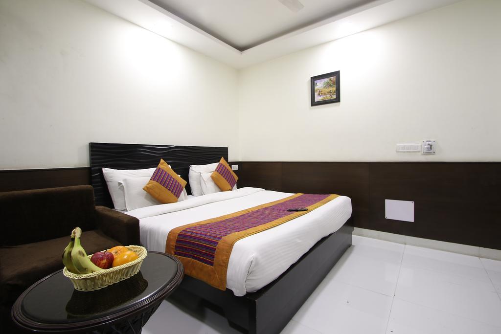 Hotel Hill Palace -Near Karol Bagh Metro Station Δελχί Εξωτερικό φωτογραφία