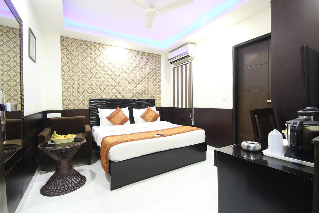 Hotel Hill Palace -Near Karol Bagh Metro Station Δελχί Εξωτερικό φωτογραφία