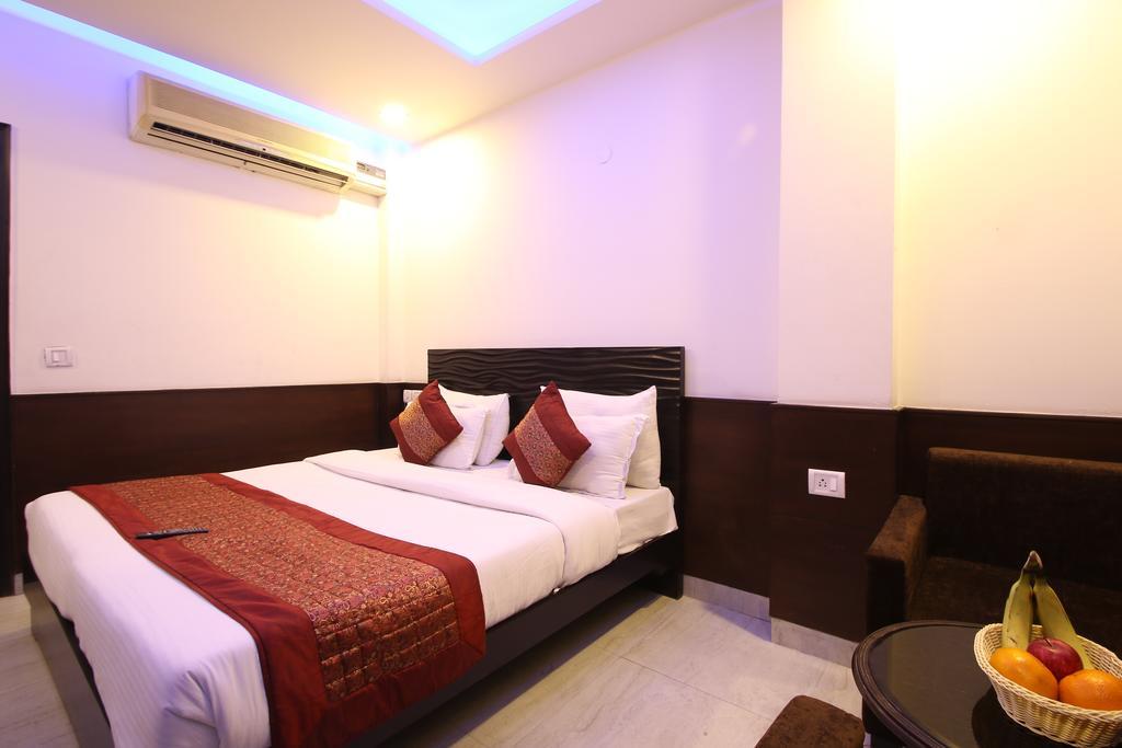 Hotel Hill Palace -Near Karol Bagh Metro Station Δελχί Εξωτερικό φωτογραφία