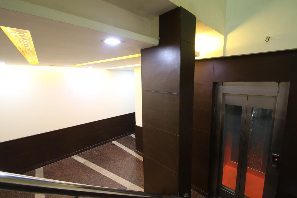 Hotel Hill Palace -Near Karol Bagh Metro Station Δελχί Εξωτερικό φωτογραφία