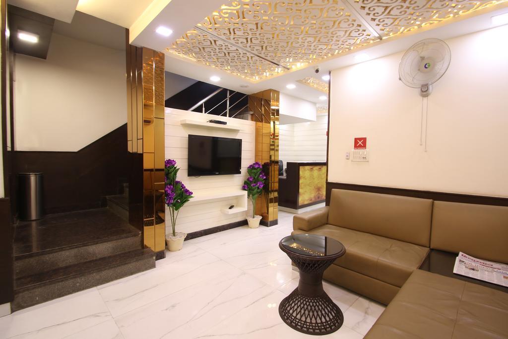 Hotel Hill Palace -Near Karol Bagh Metro Station Δελχί Εξωτερικό φωτογραφία