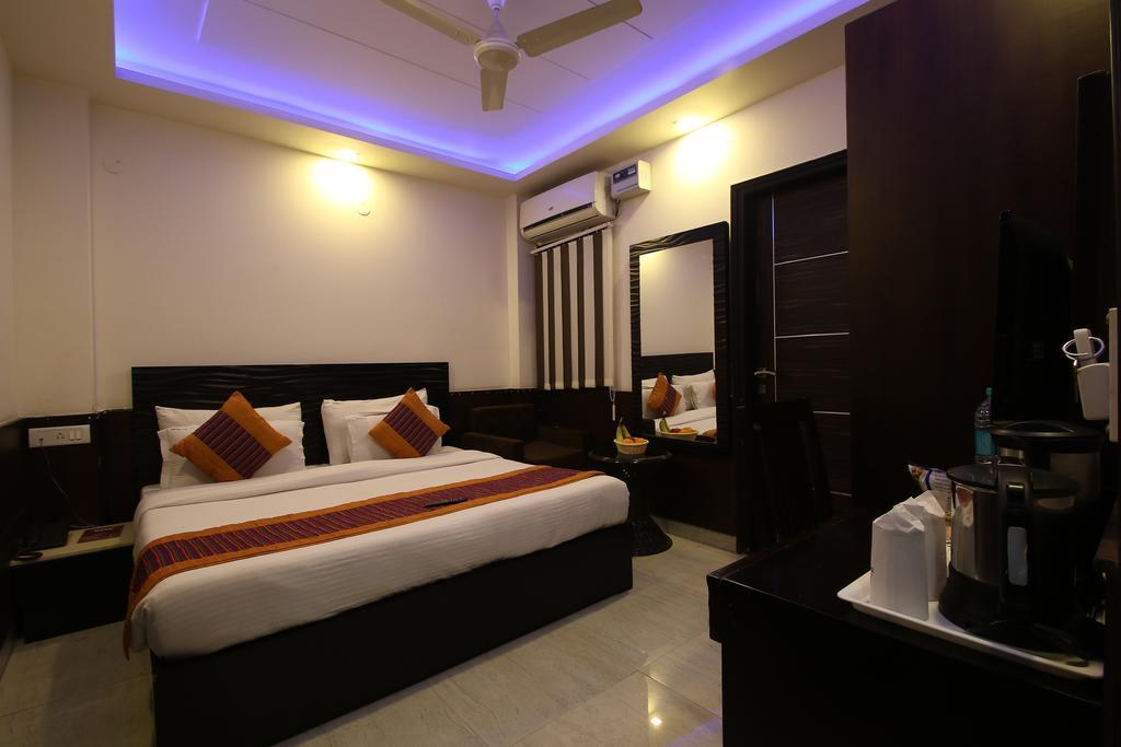 Hotel Hill Palace -Near Karol Bagh Metro Station Δελχί Εξωτερικό φωτογραφία