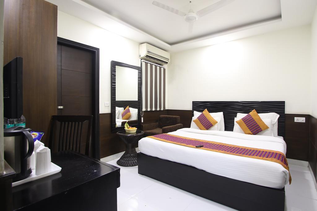 Hotel Hill Palace -Near Karol Bagh Metro Station Δελχί Εξωτερικό φωτογραφία