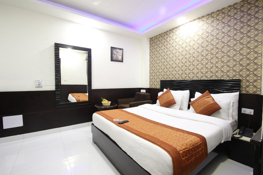 Hotel Hill Palace -Near Karol Bagh Metro Station Δελχί Εξωτερικό φωτογραφία