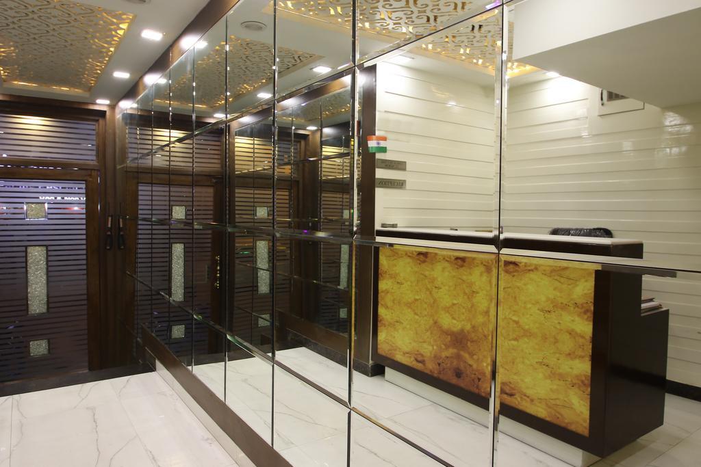 Hotel Hill Palace -Near Karol Bagh Metro Station Δελχί Εξωτερικό φωτογραφία