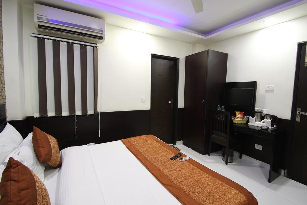Hotel Hill Palace -Near Karol Bagh Metro Station Δελχί Εξωτερικό φωτογραφία