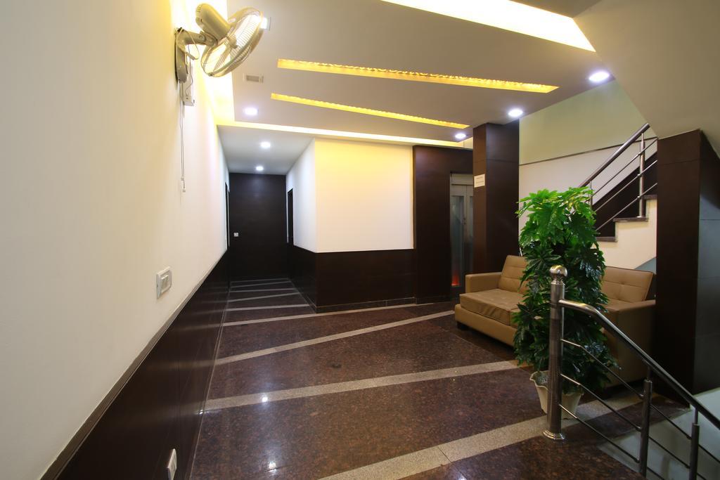 Hotel Hill Palace -Near Karol Bagh Metro Station Δελχί Εξωτερικό φωτογραφία