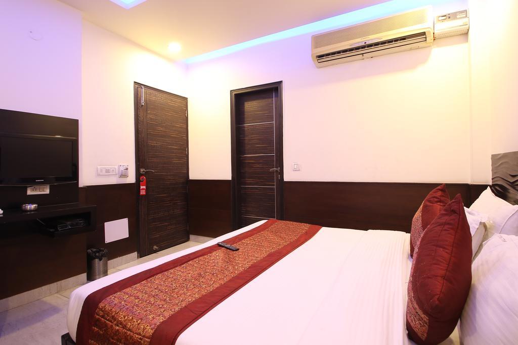 Hotel Hill Palace -Near Karol Bagh Metro Station Δελχί Εξωτερικό φωτογραφία