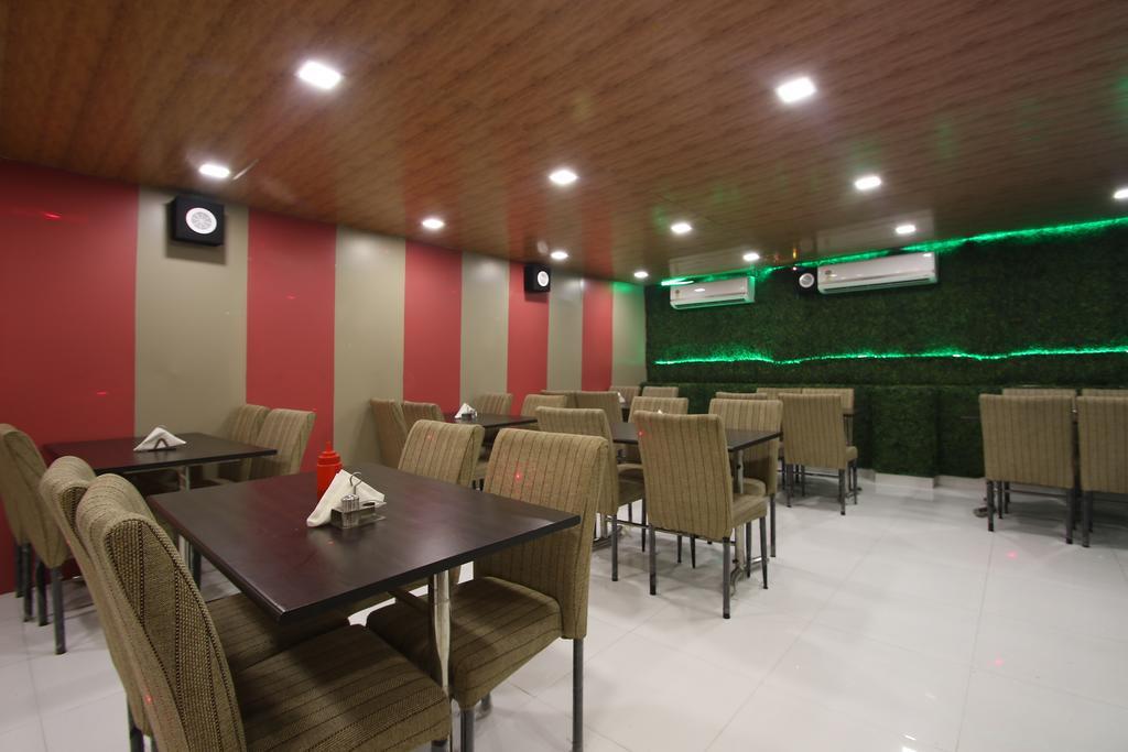 Hotel Hill Palace -Near Karol Bagh Metro Station Δελχί Εξωτερικό φωτογραφία
