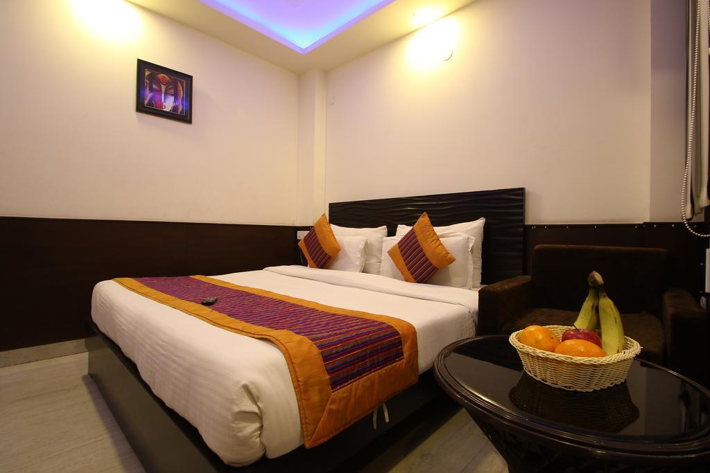 Hotel Hill Palace -Near Karol Bagh Metro Station Δελχί Εξωτερικό φωτογραφία