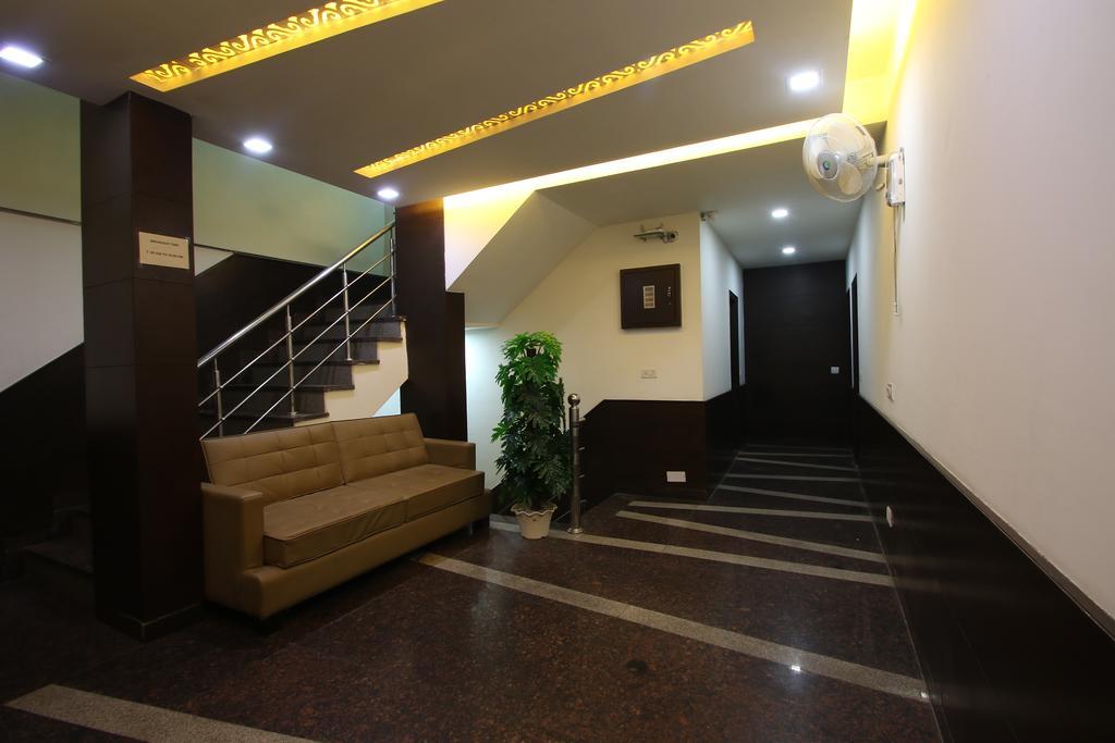 Hotel Hill Palace -Near Karol Bagh Metro Station Δελχί Εξωτερικό φωτογραφία