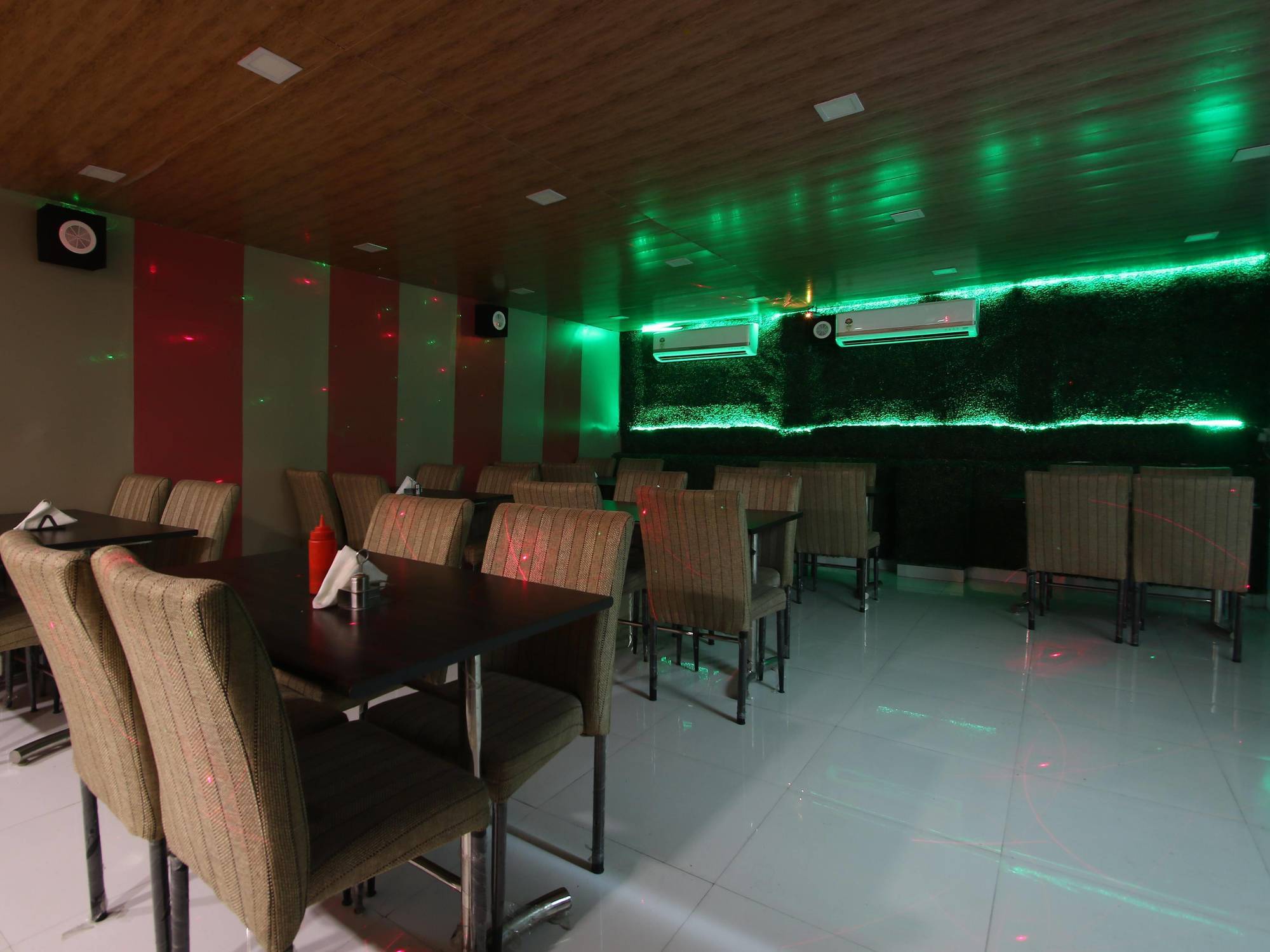 Hotel Hill Palace -Near Karol Bagh Metro Station Δελχί Εξωτερικό φωτογραφία