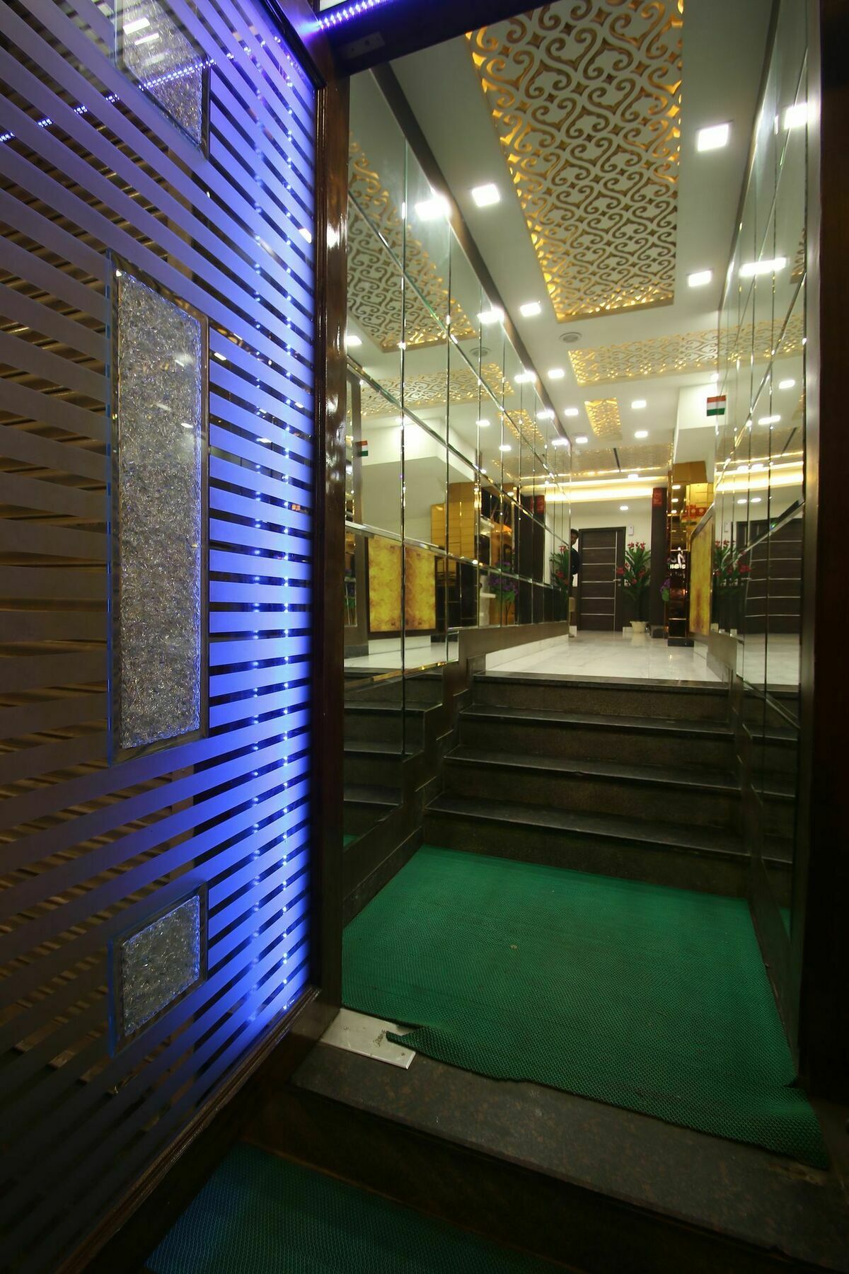 Hotel Hill Palace -Near Karol Bagh Metro Station Δελχί Εξωτερικό φωτογραφία